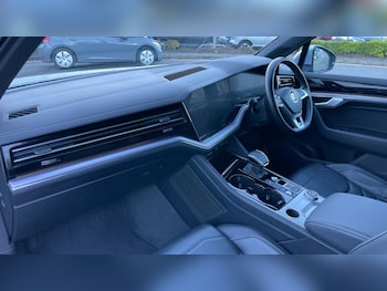 Used Volkswagen Touareg 2020 for sale - 76745338: Photo