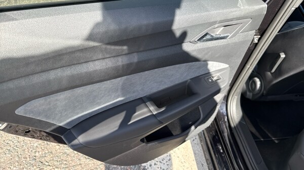 Used Volkswagen Golf 2024 for sale - 75783764: Photo 40