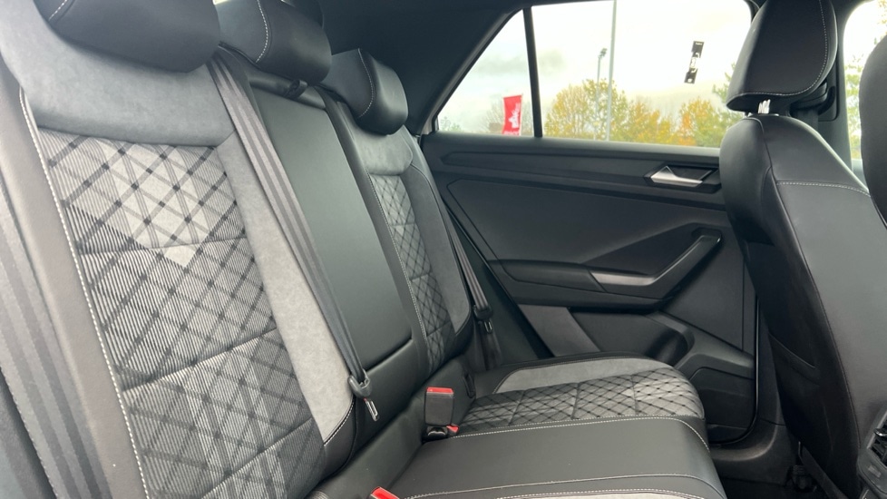 Used Volkswagen T-Roc 2025 for sale - 76568015: Photo 15