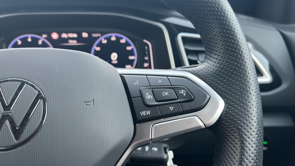 Used Volkswagen T-Roc 2025 for sale - 76568015: Photo 30