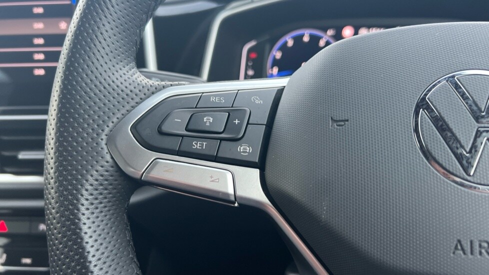 Used Volkswagen T-Roc 2025 for sale - 76568015: Photo 31