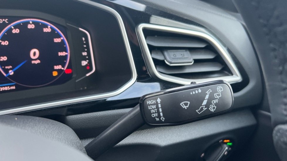 Used Volkswagen T-Roc 2025 for sale - 76568015: Photo 32