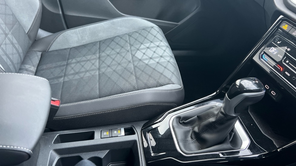 Used Volkswagen T-Roc 2025 for sale - 76568015: Photo 35