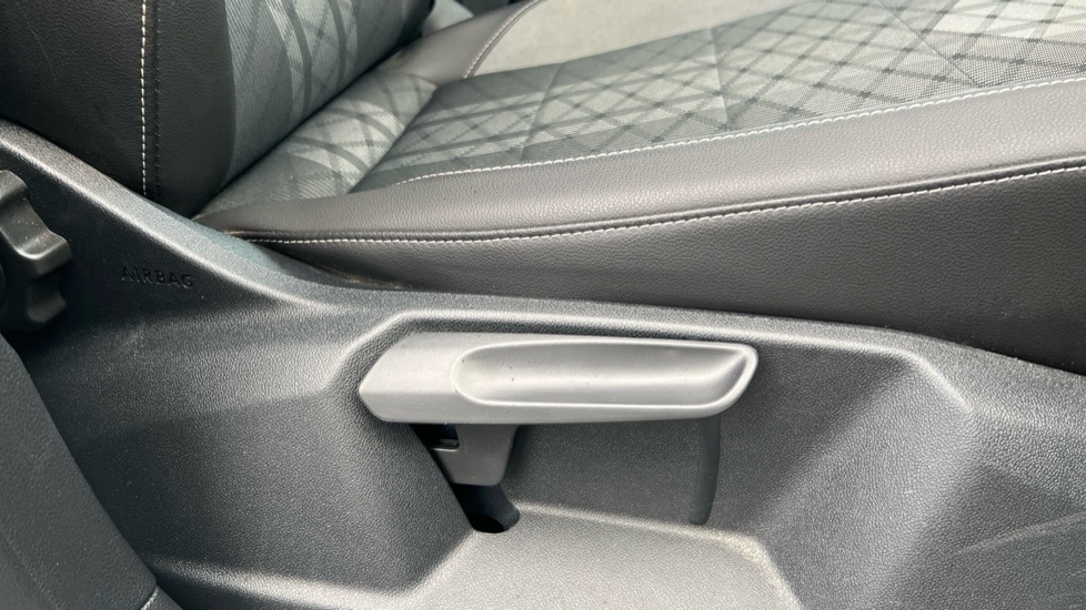 Used Volkswagen T-Roc 2025 for sale - 76568015: Photo 39