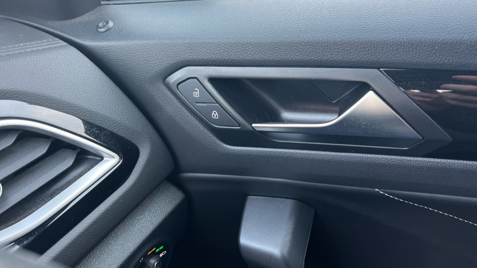 Used Volkswagen T-Roc 2025 for sale - 76568015: Photo 47