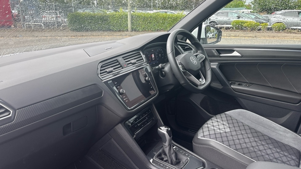 Used Volkswagen Tiguan 2023 for sale - 75565442: Photo 2