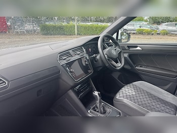 Used Volkswagen Tiguan 2023 for sale - 75565442: Photo 2