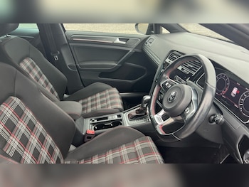 Used Volkswagen Golf 2019 for sale - 76217232: Photo