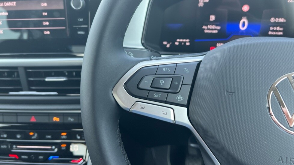 Used Volkswagen T-Roc 2025 for sale - 76575087: Photo 31