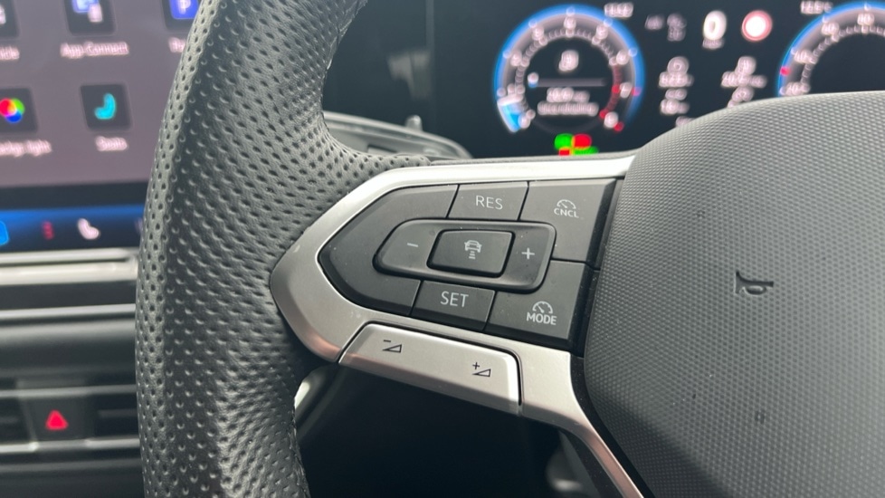 Used Volkswagen Tiguan 2024 for sale - 76265654: Photo 31