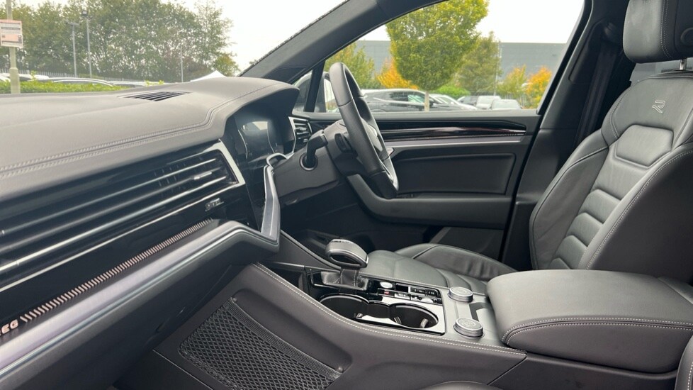 Used Volkswagen Touareg 2025 for sale - 76552573: Photo 27