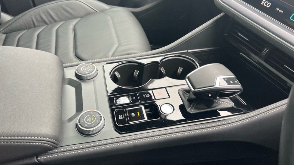 Used Volkswagen Touareg 2025 for sale - 76552573: Photo 34