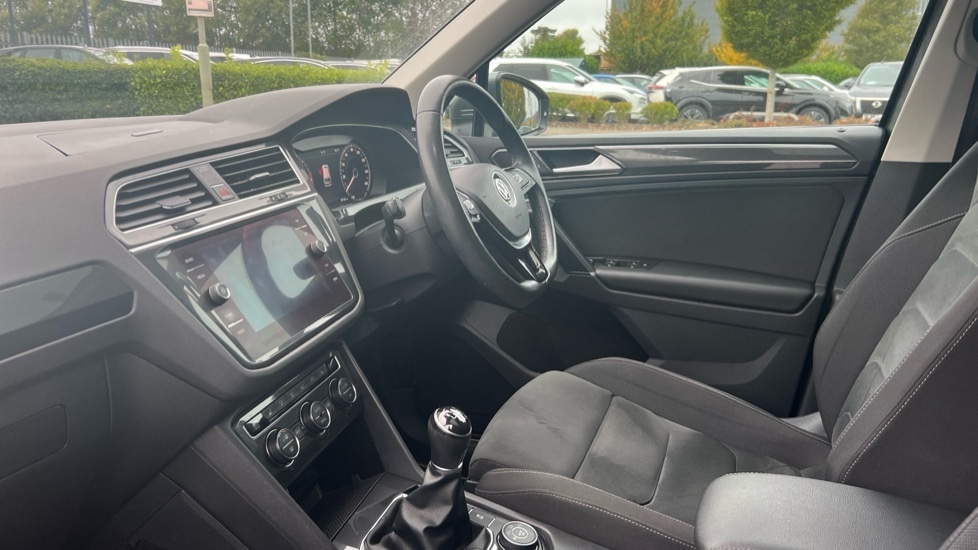 Used Volkswagen Tiguan 2017 for sale - 76272790: Photo 2