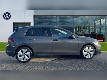 Used Volkswagen Golf 2024 for sale - 76567899: Photo