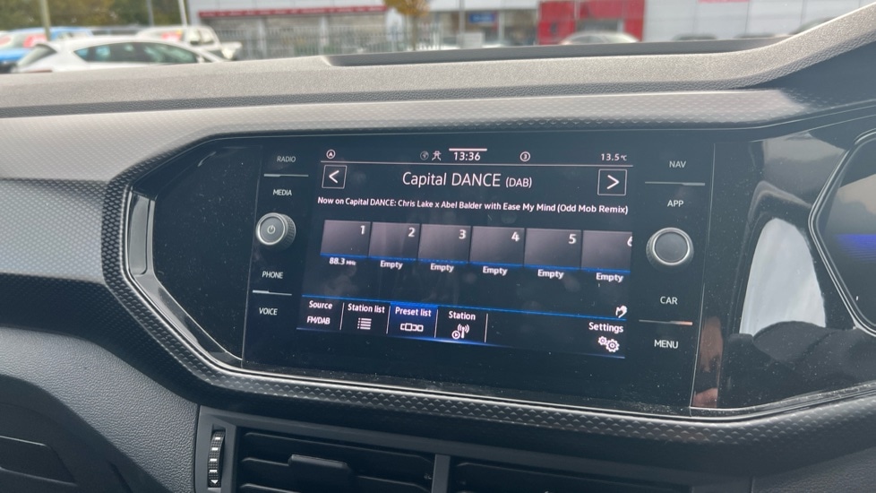 Used Volkswagen T-Cross 2023 for sale - 76311902: Photo 24