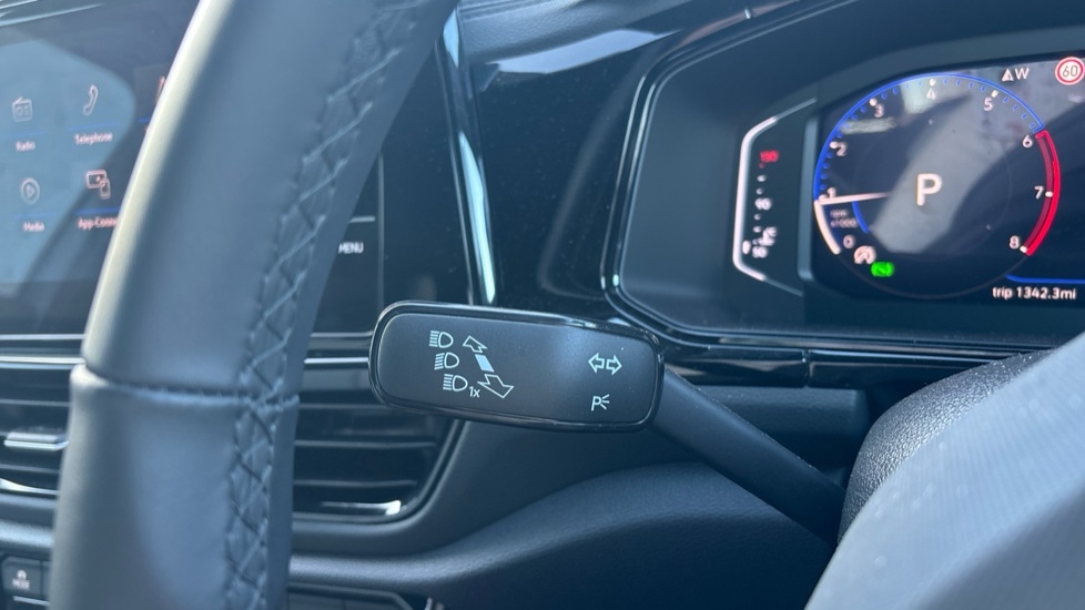 Used Volkswagen T-Roc 2025 for sale - 77036009: Photo 33