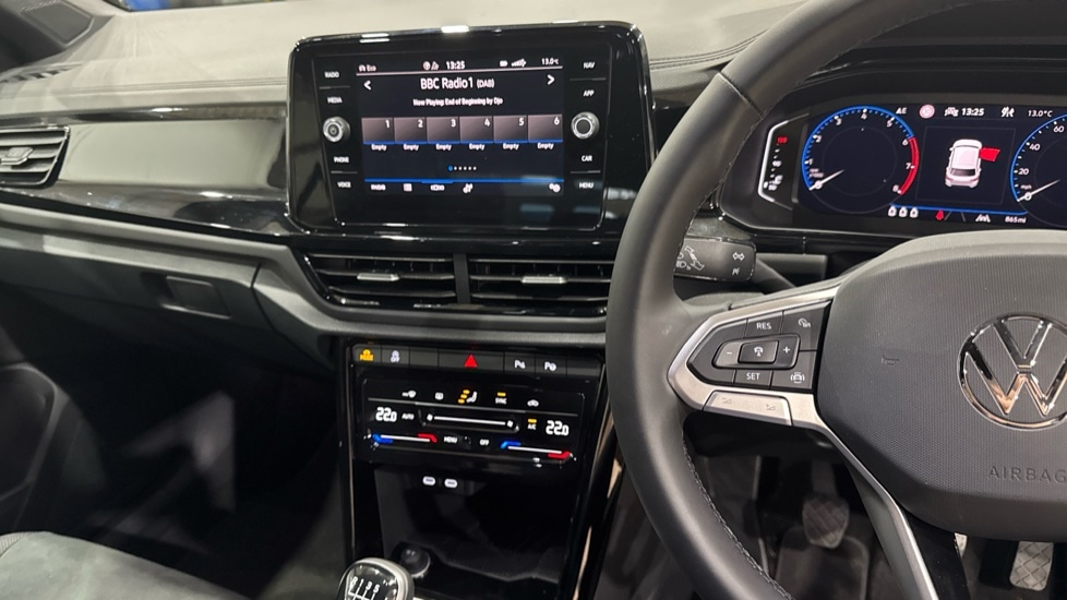 Used Volkswagen T-Roc 2025 for sale - 77050937: Photo 2