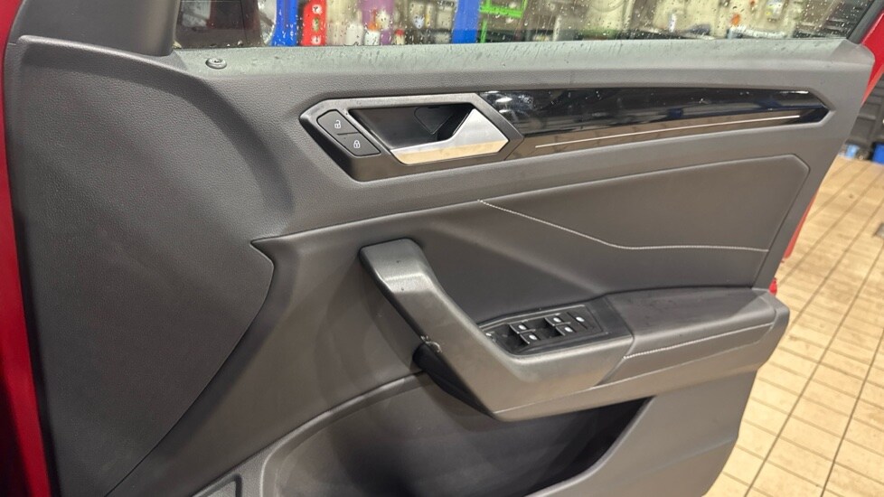 Used Volkswagen T-Roc 2025 for sale - 77050937: Photo 35