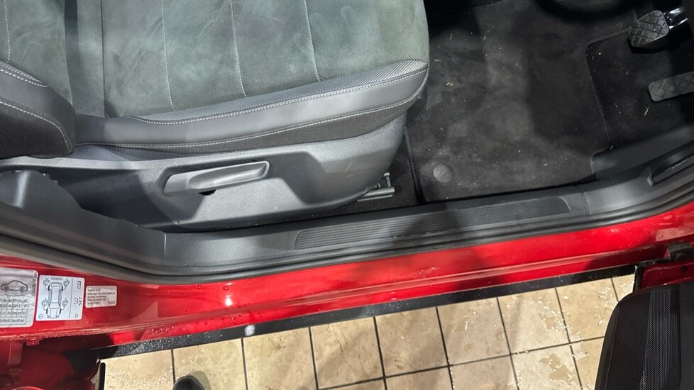 Used Volkswagen T-Roc 2025 for sale - 77050937: Photo 38