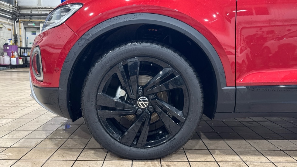 Used Volkswagen T-Roc 2025 for sale - 77050937: Photo 5