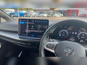 Used Volkswagen Golf 2025 for sale - 76302247: Photo