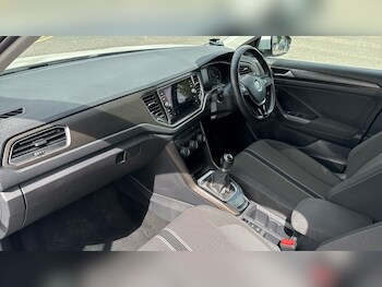 Used Volkswagen T-Roc 2020 for sale - 75395543: Photo