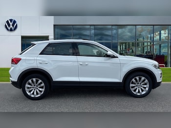 Used Volkswagen T-Roc 2020 for sale - 75395543: Photo
