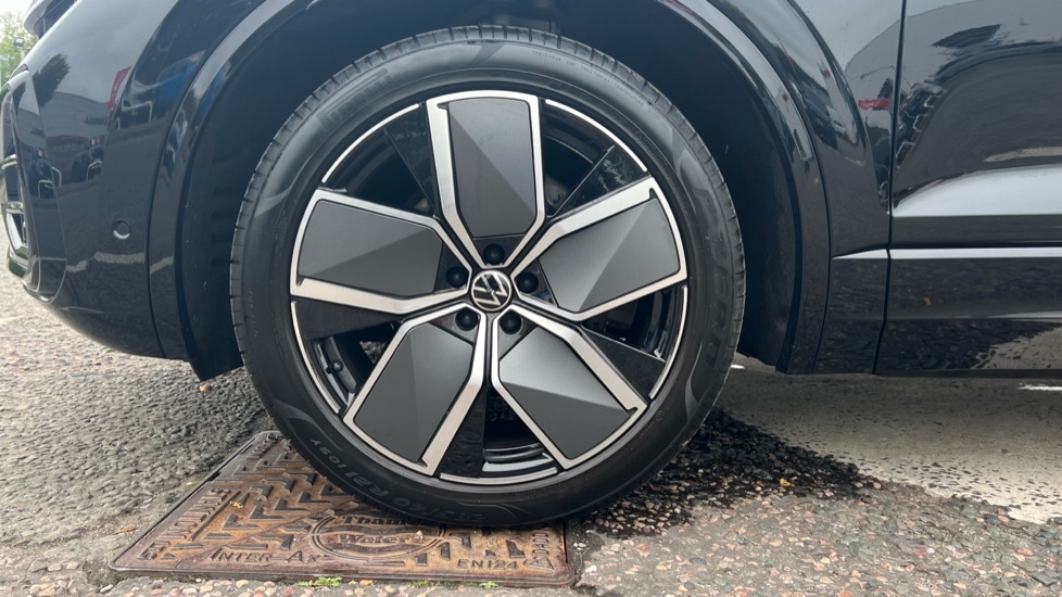 Used Volkswagen Touareg 2025 for sale - 76928037: Photo 18