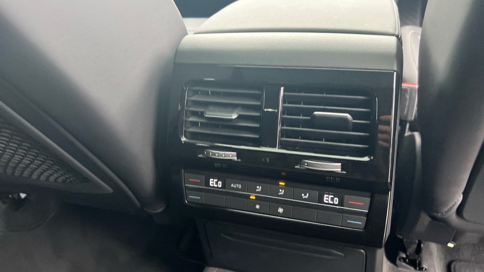 Used Volkswagen Touareg 2025 for sale - 76928037: Photo 33