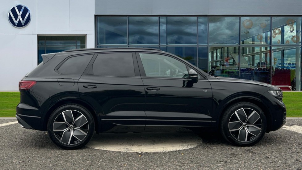 Used Volkswagen Touareg 2025 for sale - 76928037: Photo 4