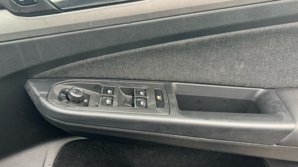 Used Volkswagen Golf 2023 for sale - 76523515: Photo 36