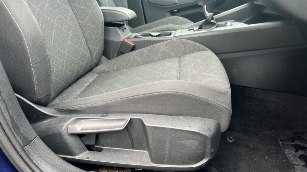 Used Volkswagen Golf 2023 for sale - 76523515: Photo 38