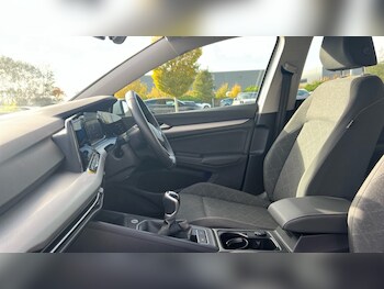 Used Volkswagen Golf 2024 for sale - 76311819: Photo