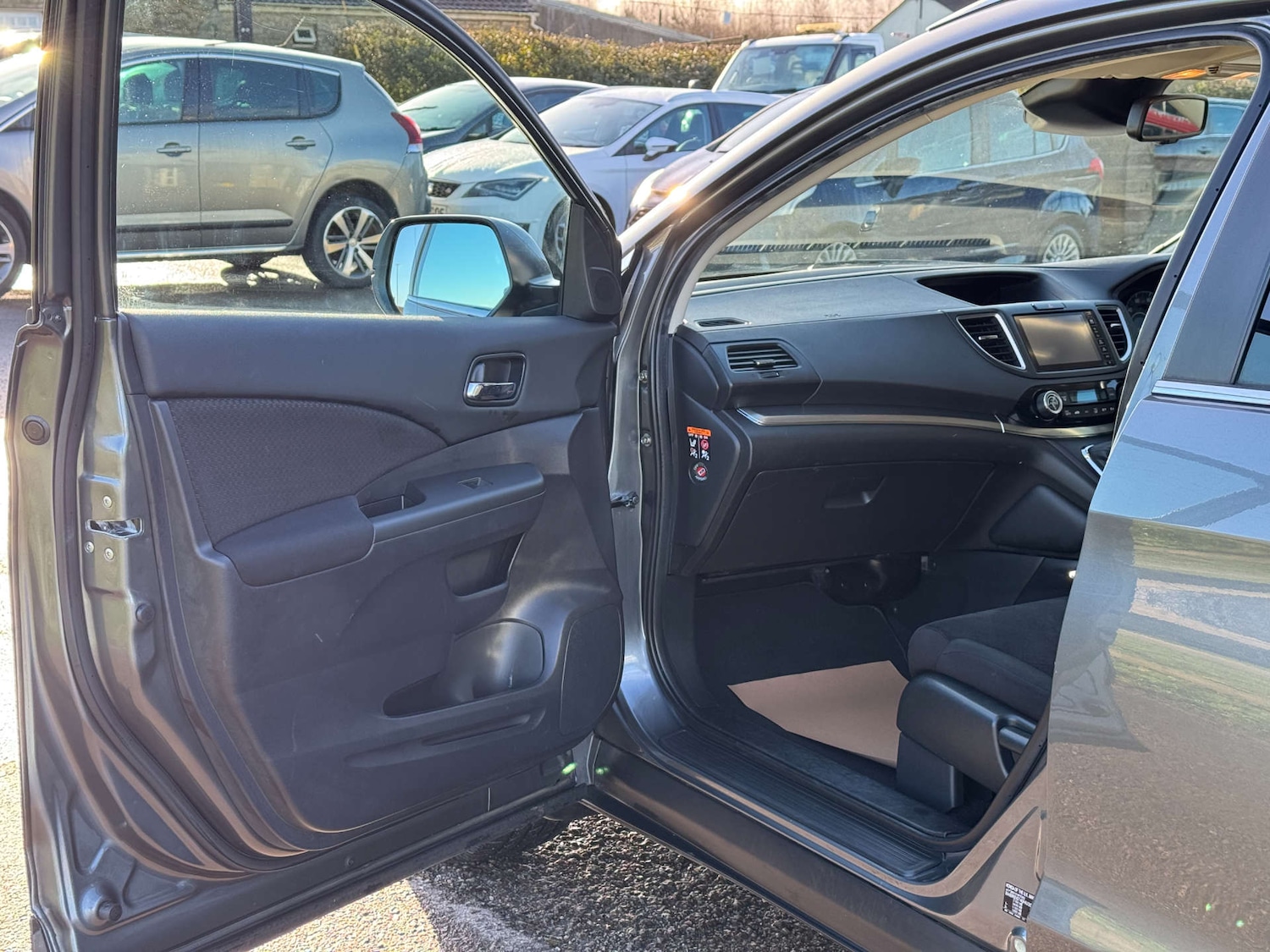 Used Honda CR-V 2017 for sale - 76949872: Photo 30