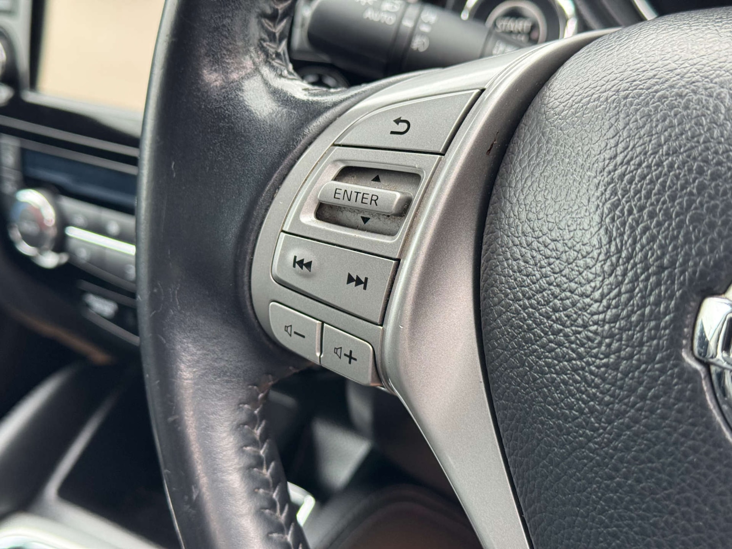 Used Nissan Qashqai 2015 for sale - 76601883: Photo 18