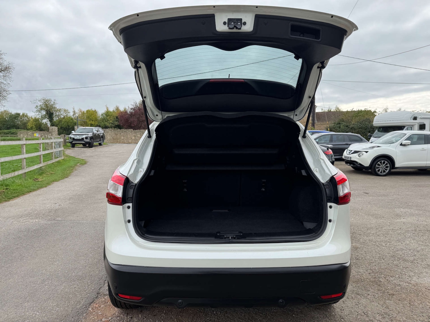 Used Nissan Qashqai 2015 for sale - 76601883: Photo 47