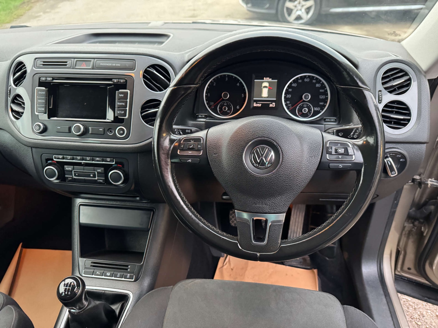 Used Volkswagen Tiguan 2014 for sale - 77610597: Photo 15