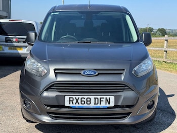 Used Ford Grand Tourneo Connect 2018 for sale - 79222086: Photo