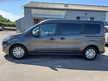 Used Ford Grand Tourneo Connect 2018 for sale - 79222086: Photo