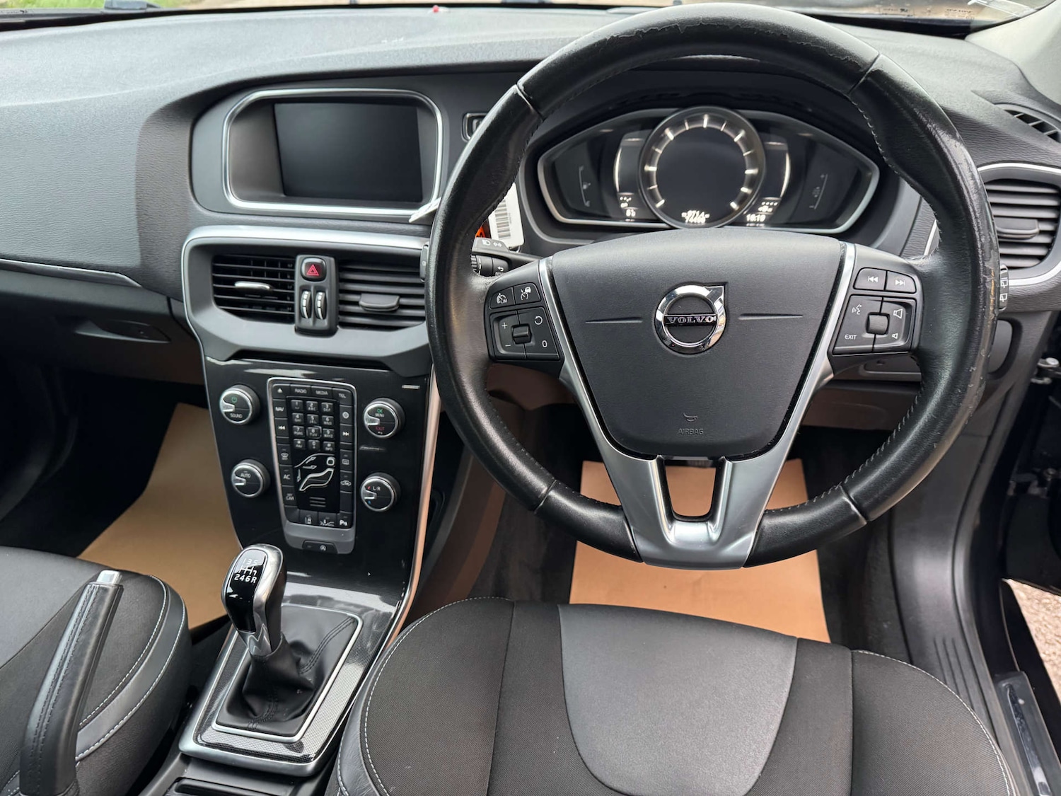 Used Volvo V40 2019 for sale - 77569659: Photo 15