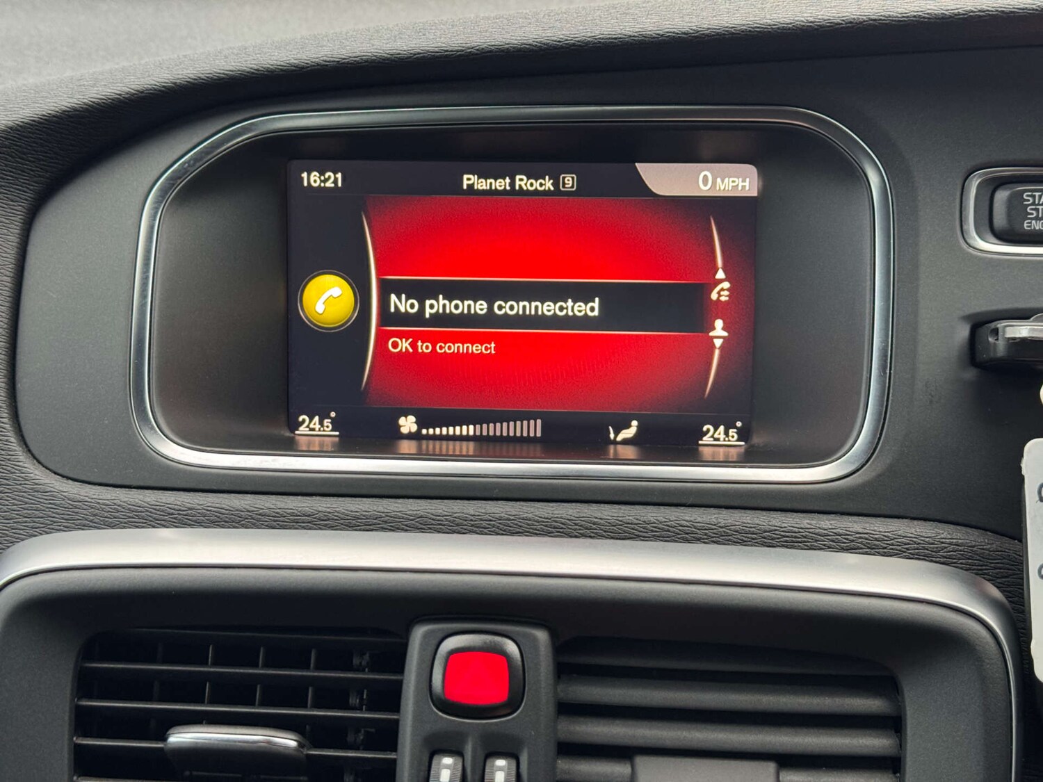 Used Volvo V40 2019 for sale - 77569659: Photo 28