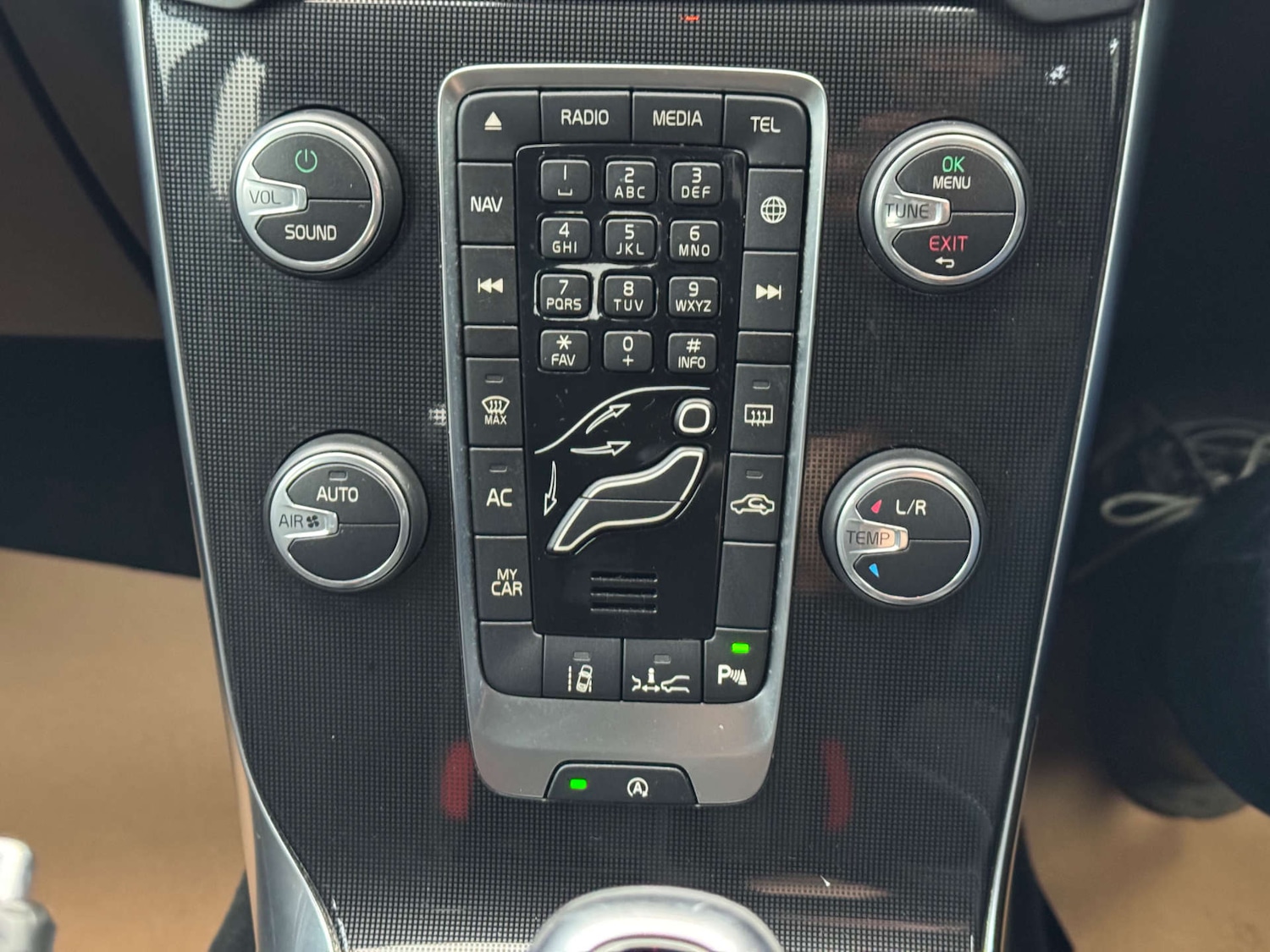 Used Volvo V40 2019 for sale - 77569659: Photo 32