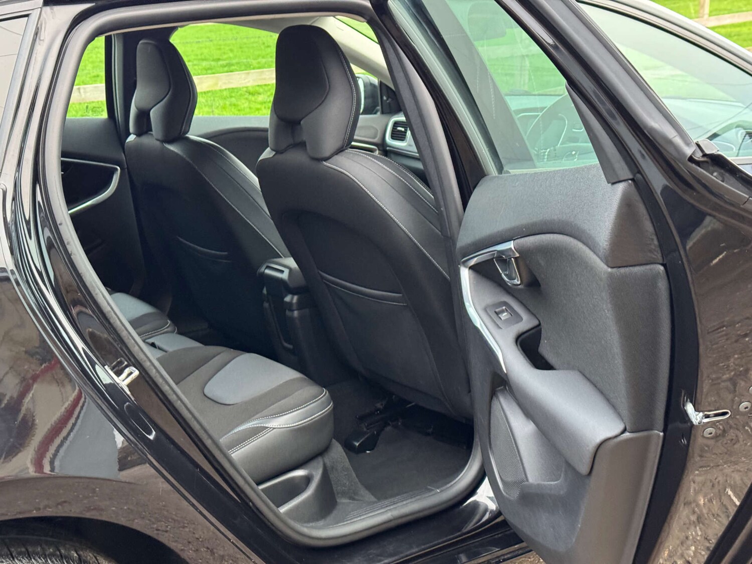 Used Volvo V40 2019 for sale - 77569659: Photo 37