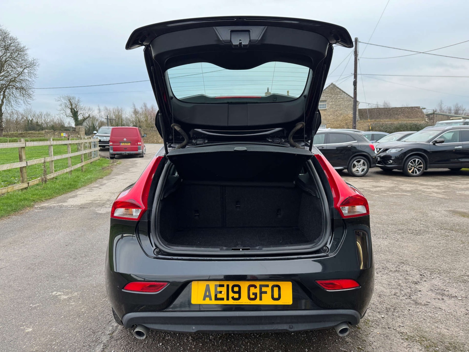 Used Volvo V40 2019 for sale - 77569659: Photo 41