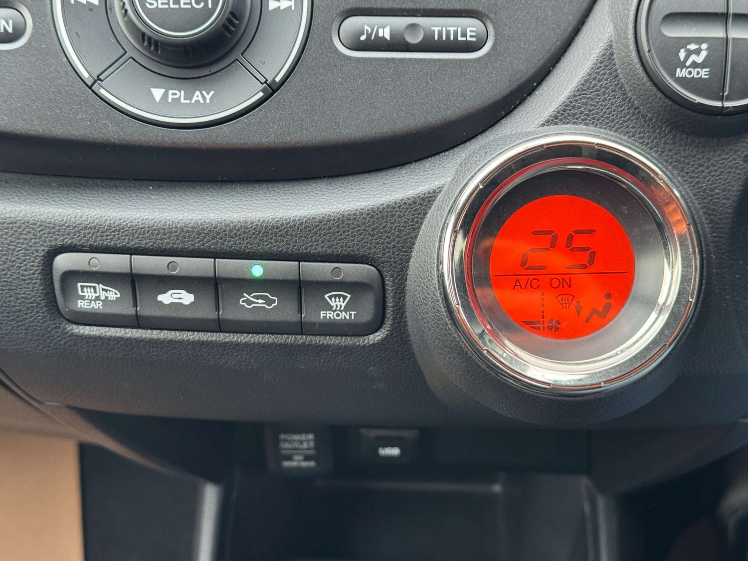 Used Honda Jazz 2014 for sale - 77258070: Photo 24