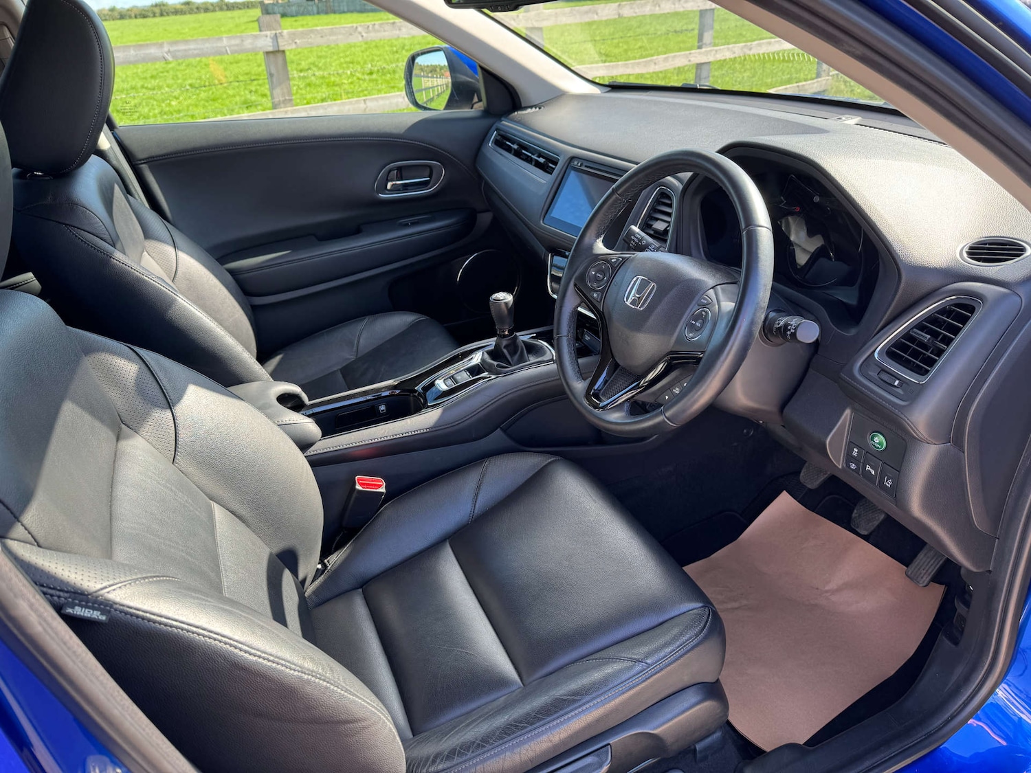 Used Honda HR-V 2017 for sale - 76601871: Photo 12