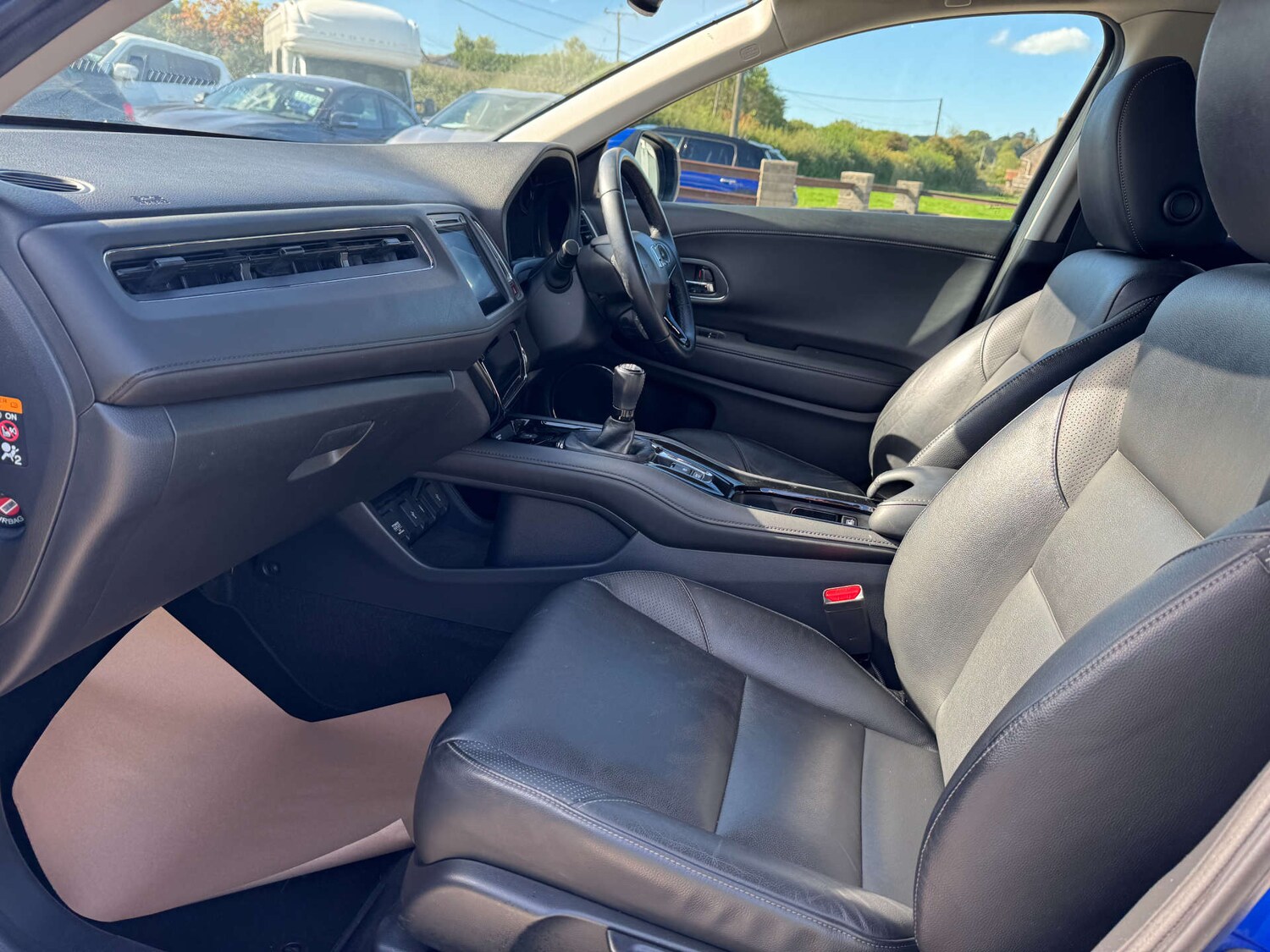 Used Honda HR-V 2017 for sale - 76601871: Photo 24