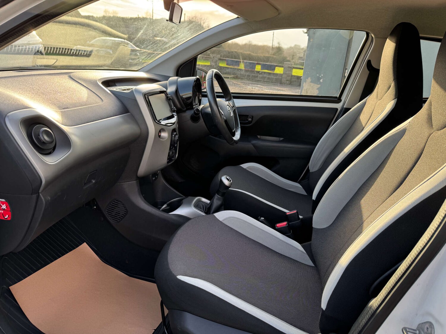 Used Toyota AYGO 2015 for sale - 77667849: Photo 16