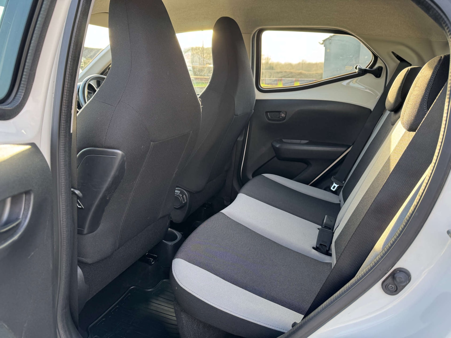 Used Toyota AYGO 2015 for sale - 77667849: Photo 29