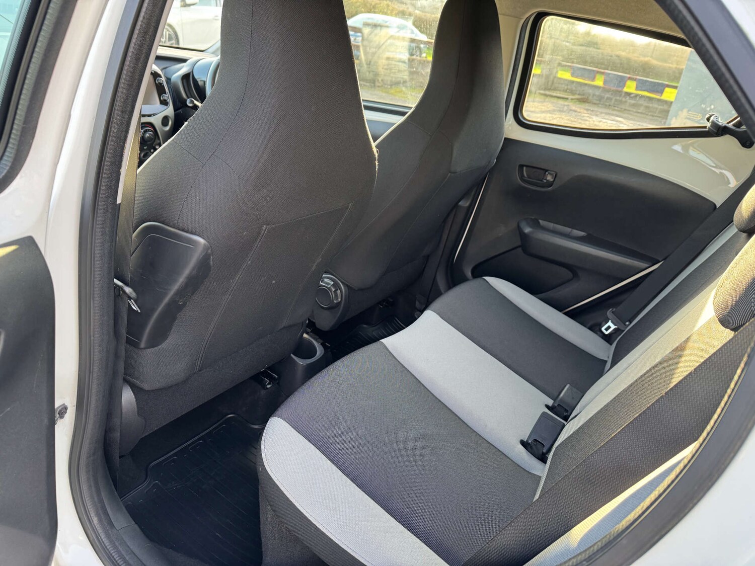 Used Toyota AYGO 2015 for sale - 77667849: Photo 31